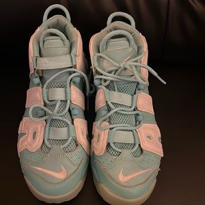 Nike Uptempos 7Y (Big Kids)